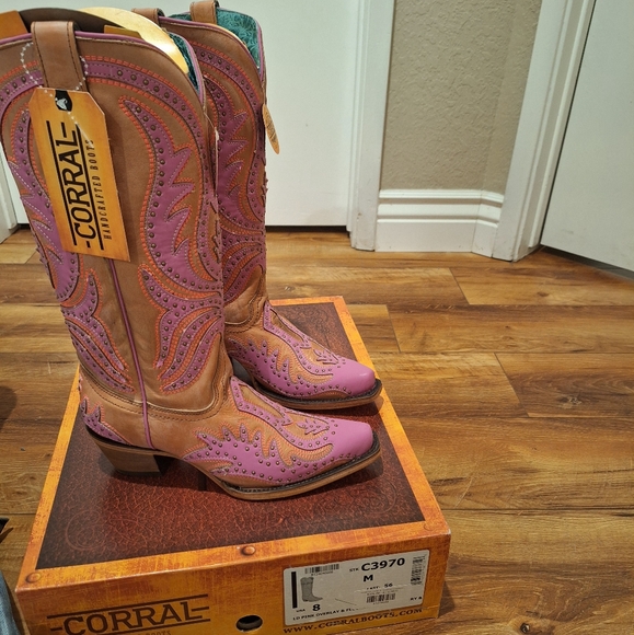 Corral Western boots Size 8 Fluorescent - Picture 6 of 7